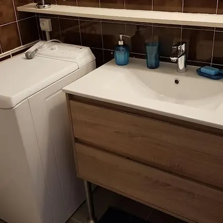 Studio Cabine 4p Proche Mer/piscine/parking آجد