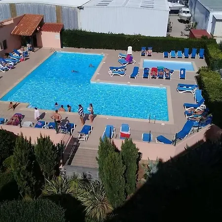 Studio Cabine 4p Proche Mer/piscine/parking شقة *